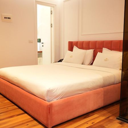 טיראנה La Suite Boutique Hotel מראה חיצוני תמונה