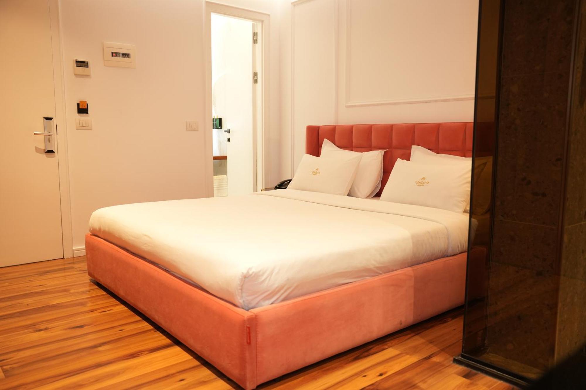 טיראנה La Suite Boutique Hotel מראה חיצוני תמונה