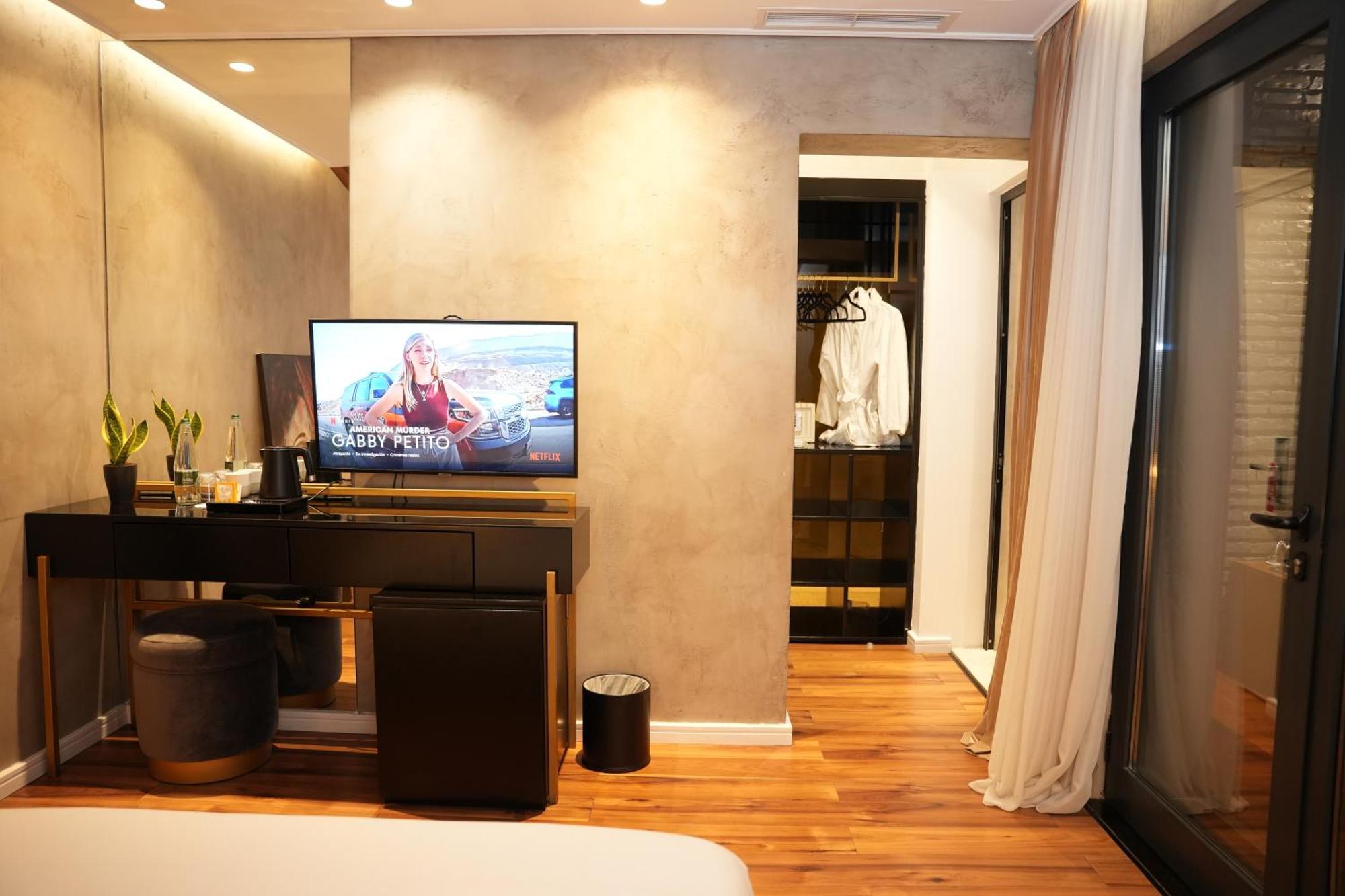 טיראנה La Suite Boutique Hotel מראה חיצוני תמונה
