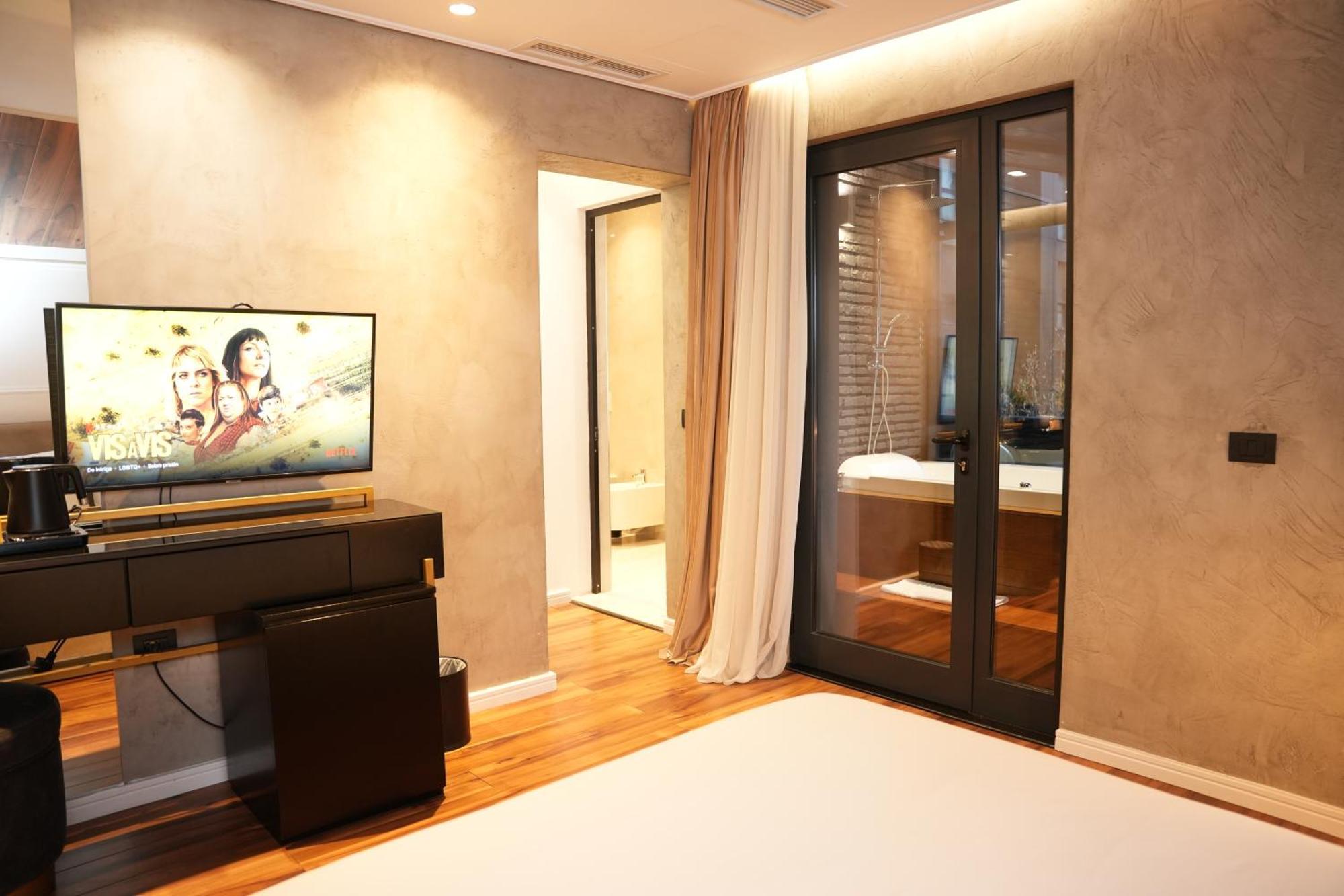טיראנה La Suite Boutique Hotel מראה חיצוני תמונה