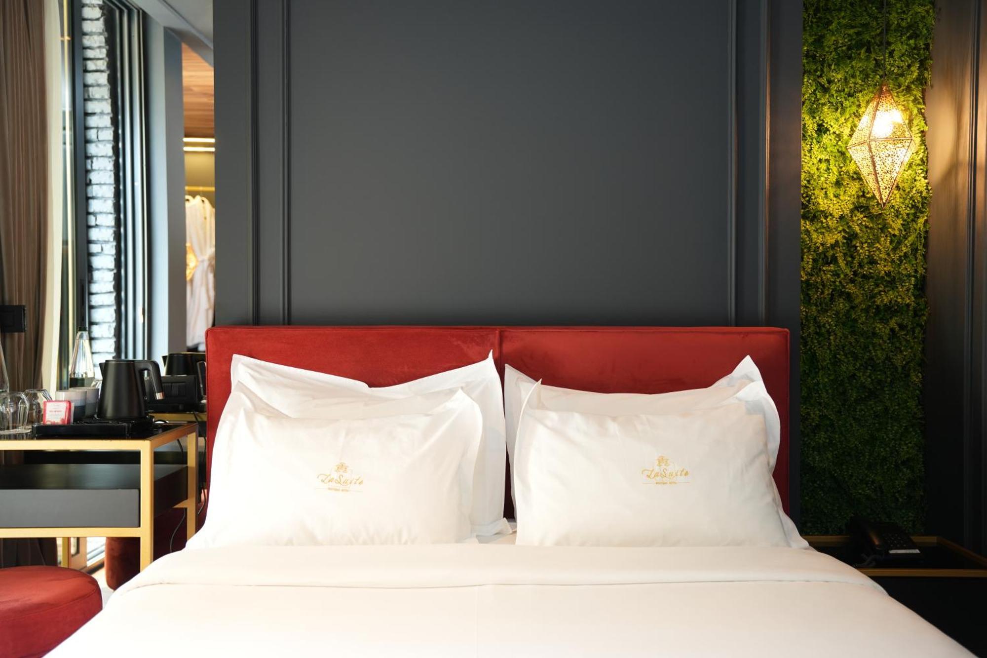 טיראנה La Suite Boutique Hotel מראה חיצוני תמונה