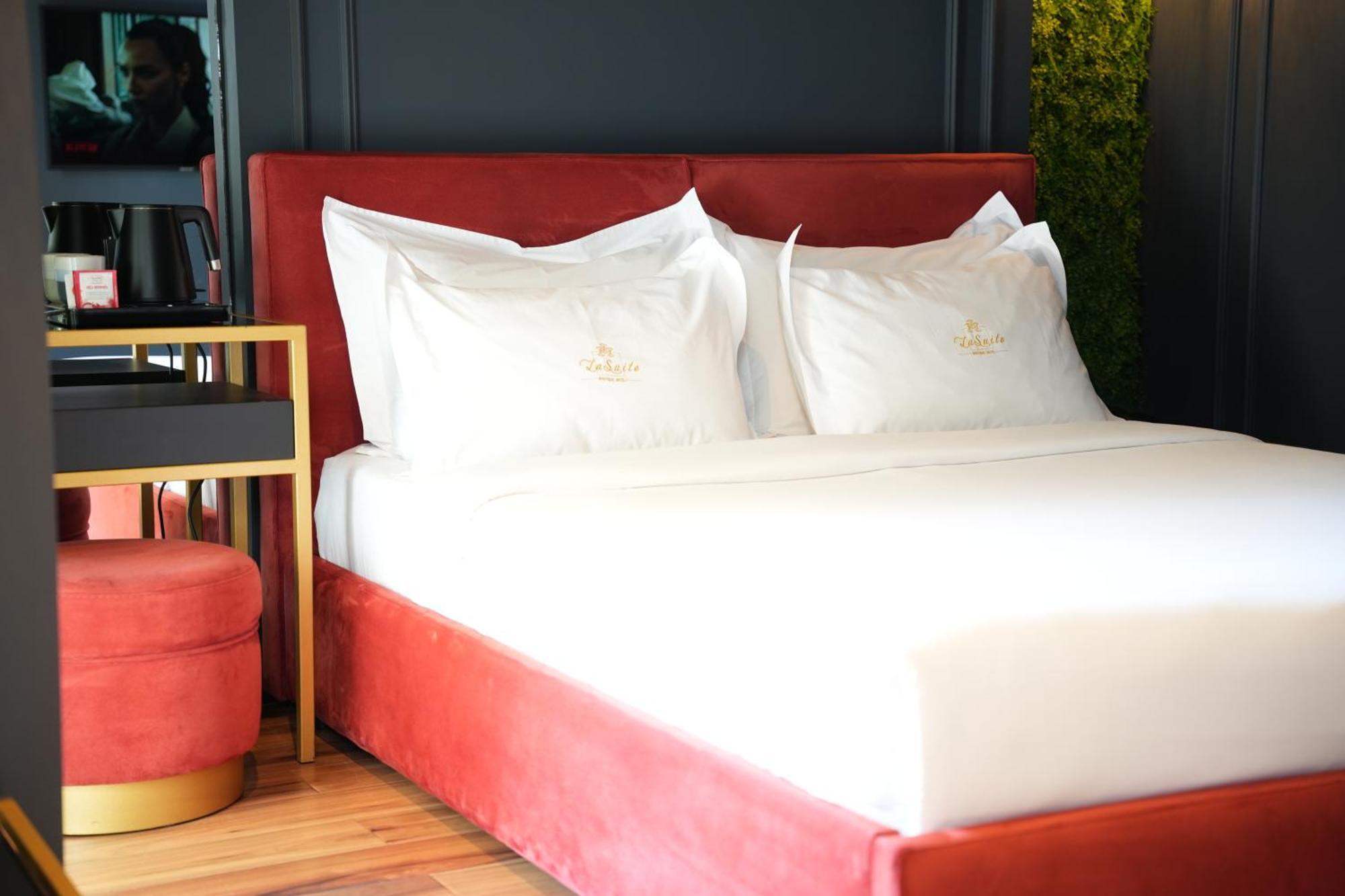 טיראנה La Suite Boutique Hotel מראה חיצוני תמונה