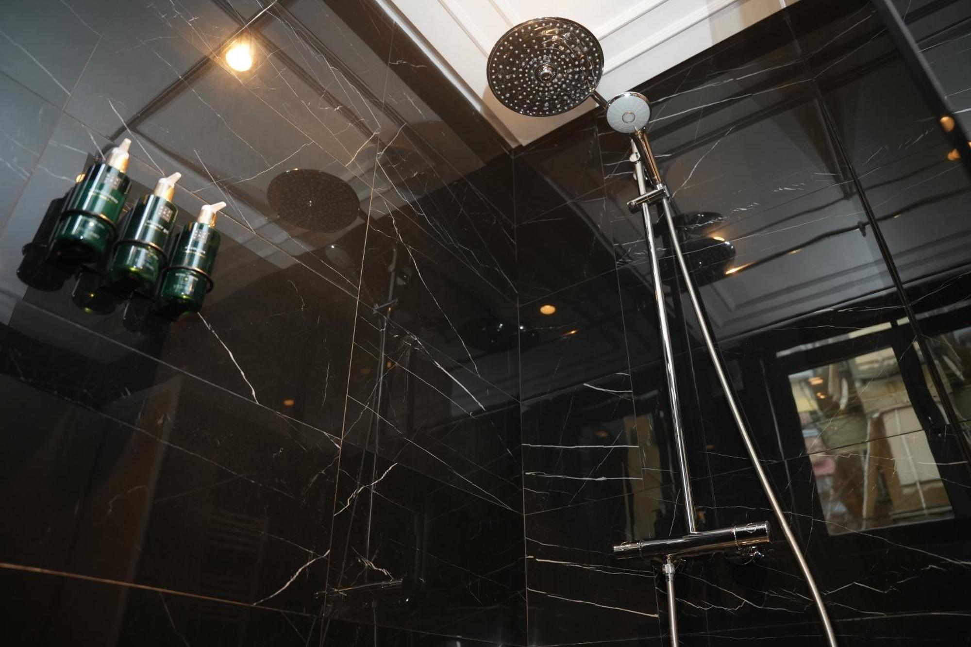 טיראנה La Suite Boutique Hotel מראה חיצוני תמונה