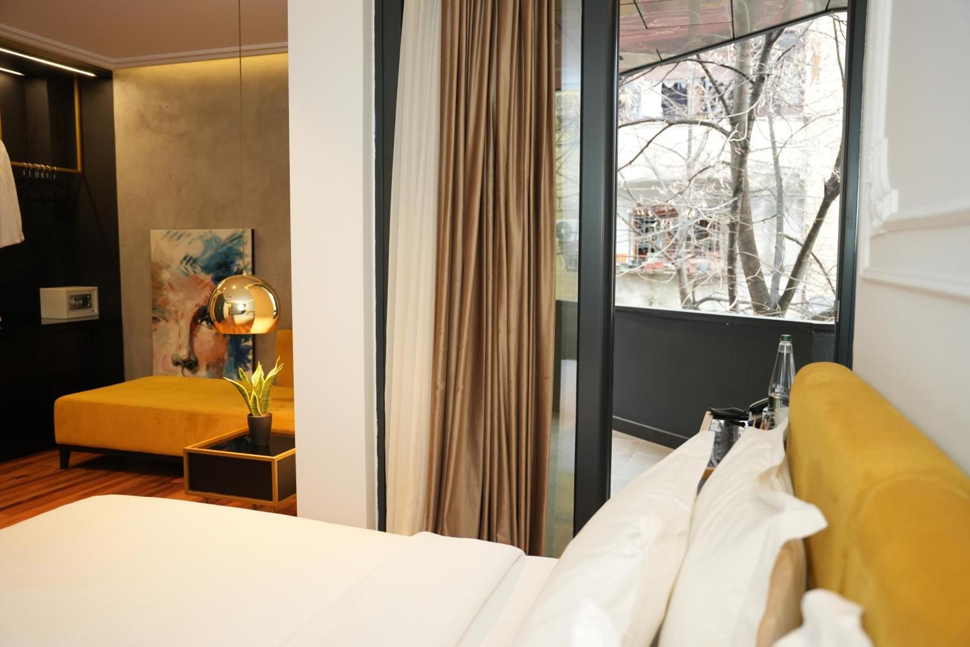 טיראנה La Suite Boutique Hotel מראה חיצוני תמונה